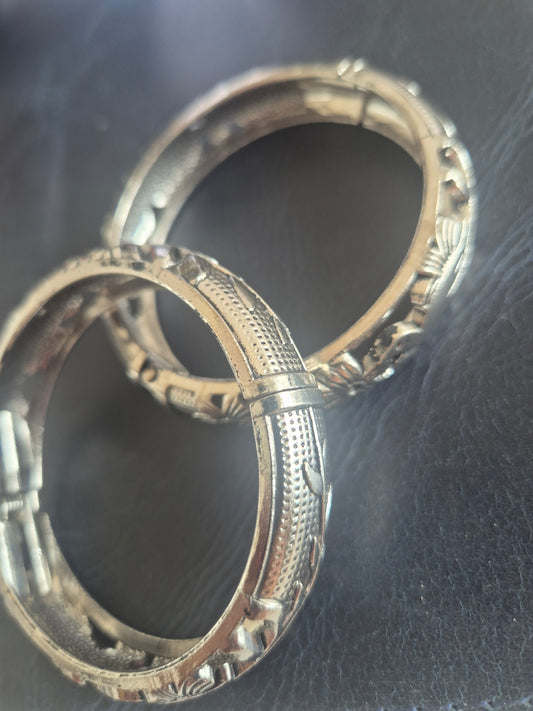 Openable bracelet