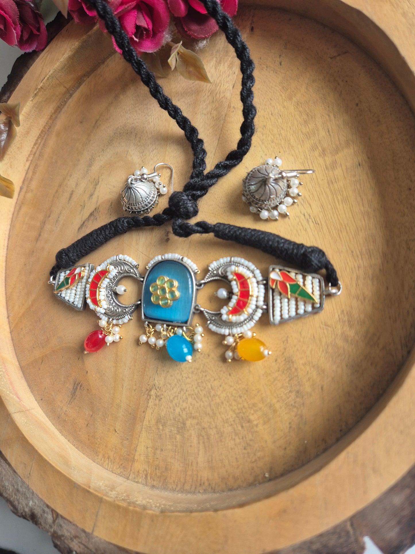 Satrangi Choker