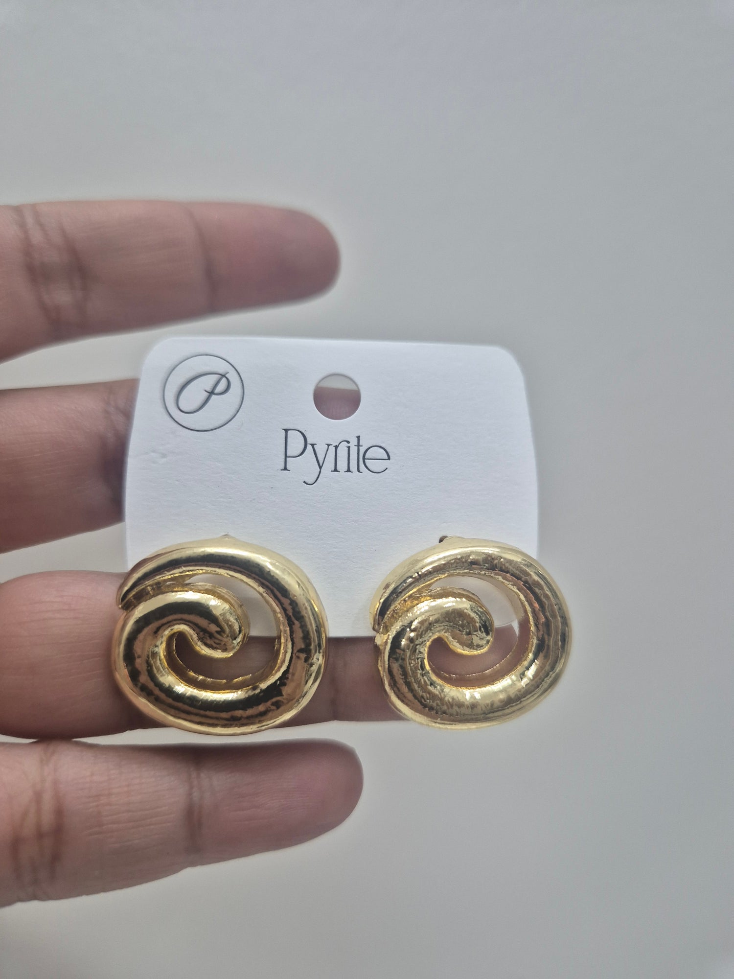 Small stud earings