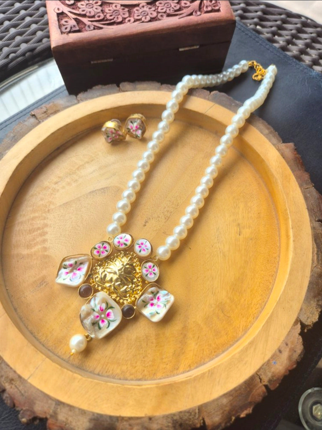 Hand painted brass necklace golden