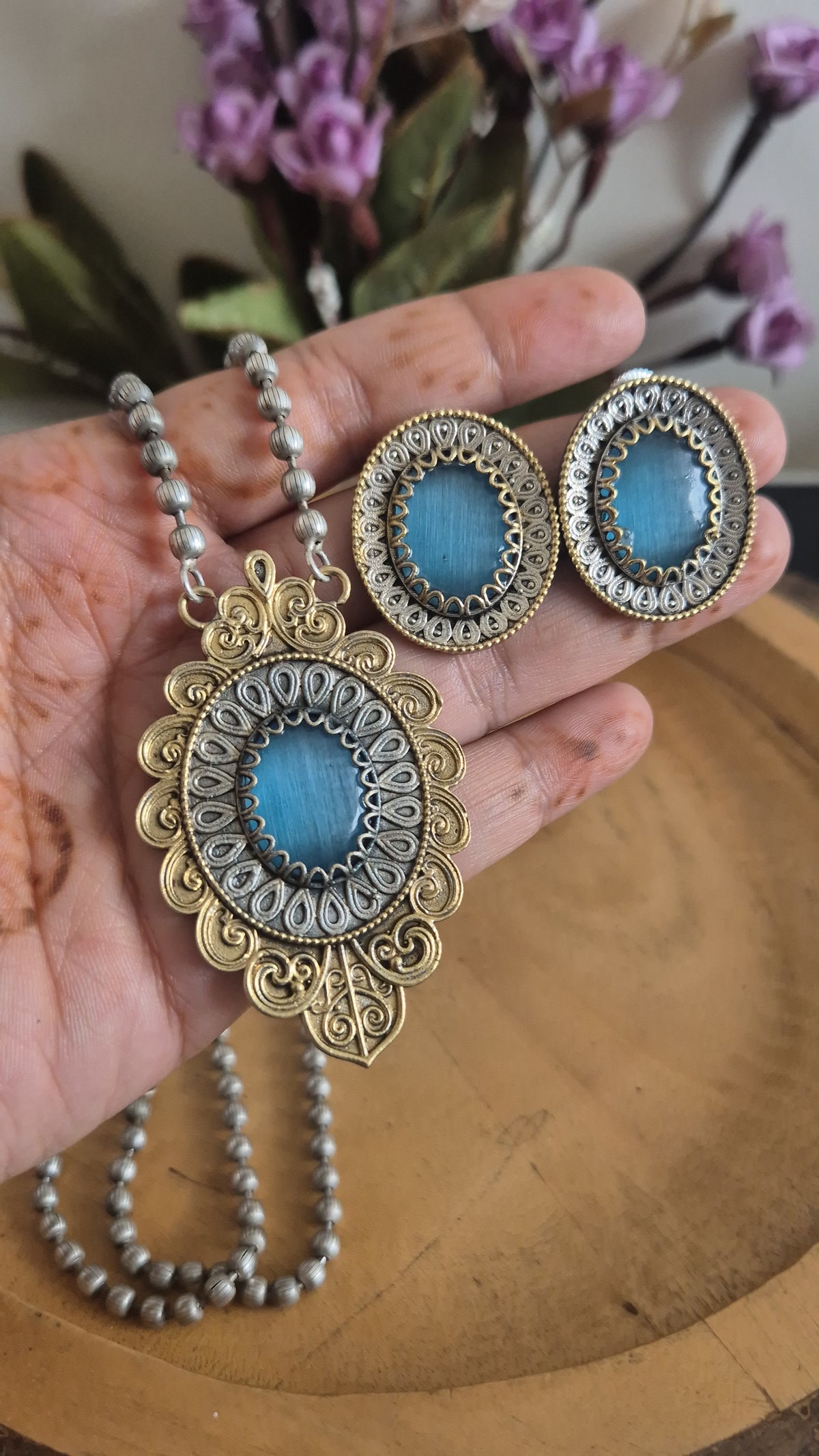 Dual tone necklace