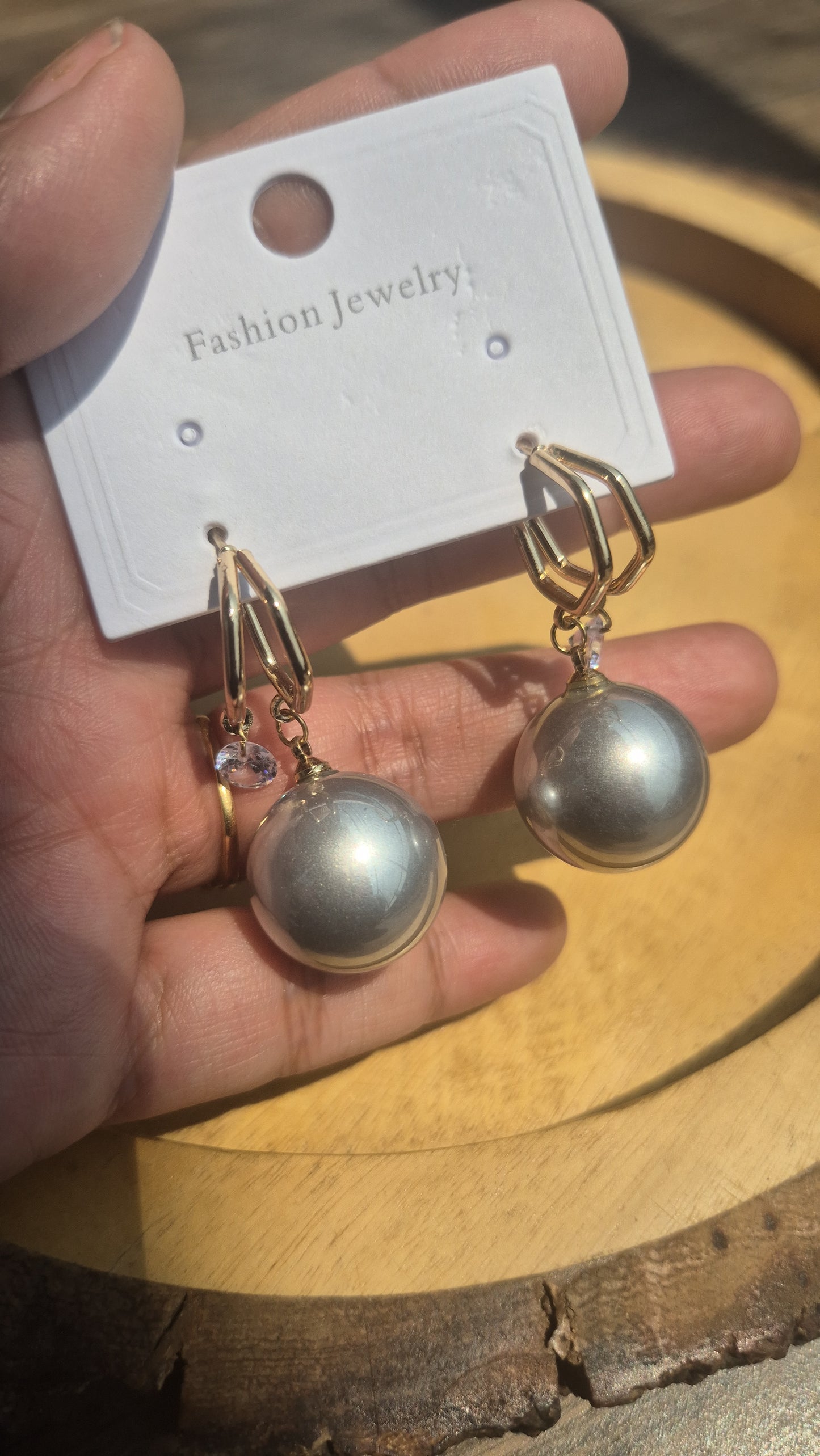 Pearl earings