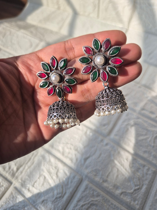 Flower stone jhumka