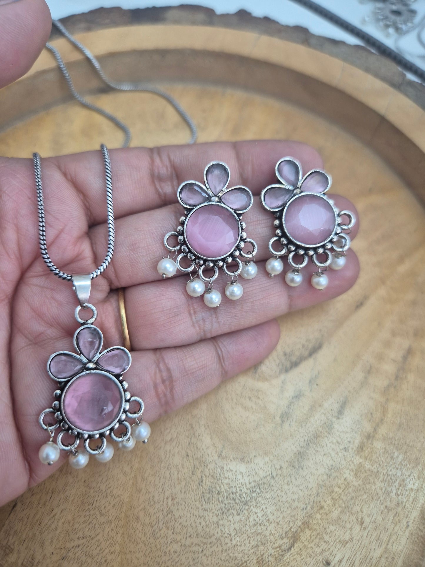 Pendant chain necklace