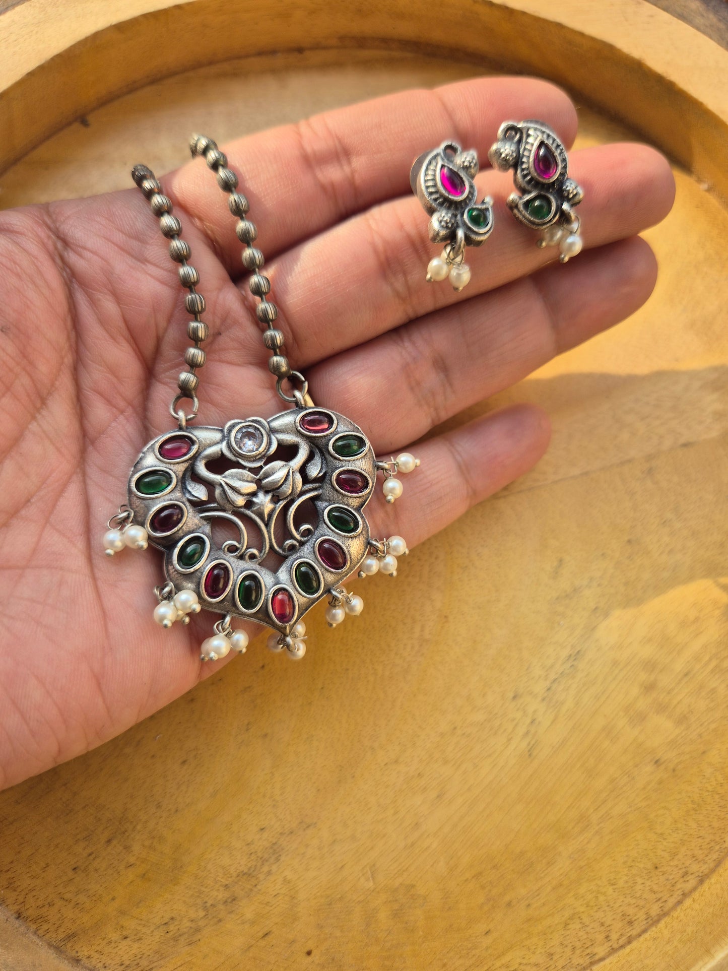 Silver lookalike necklace