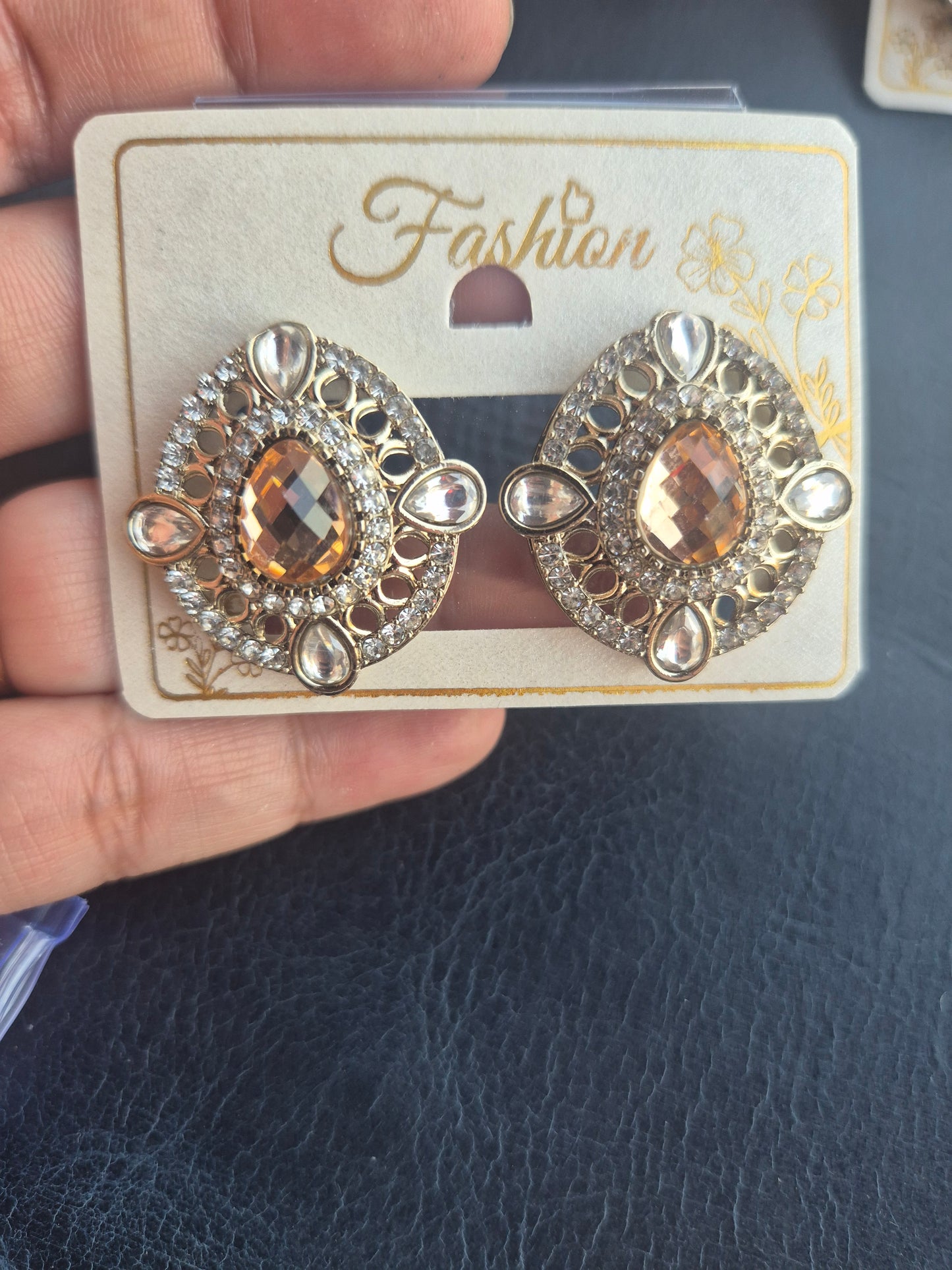 Stud earings
