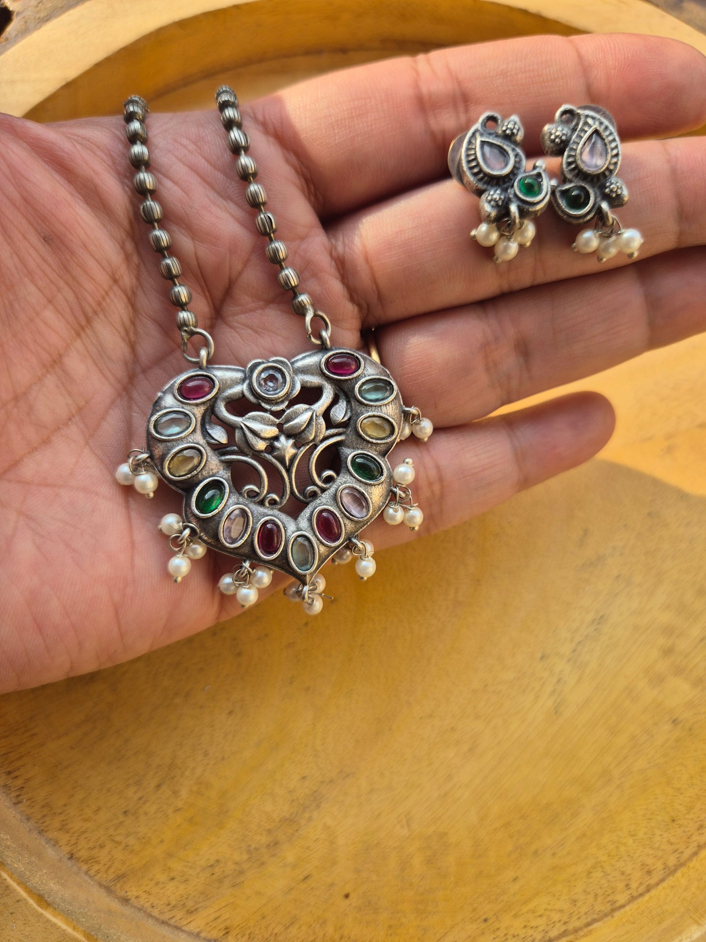 Silver look alike necklace