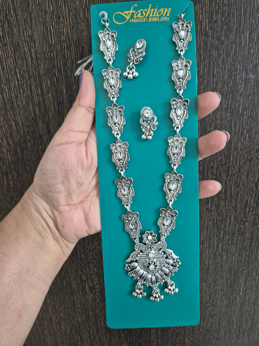 Oxidized necklace