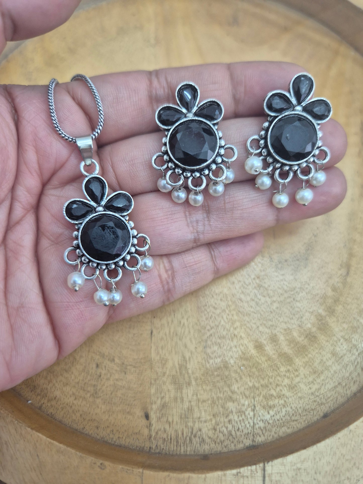 Pendant chain necklace