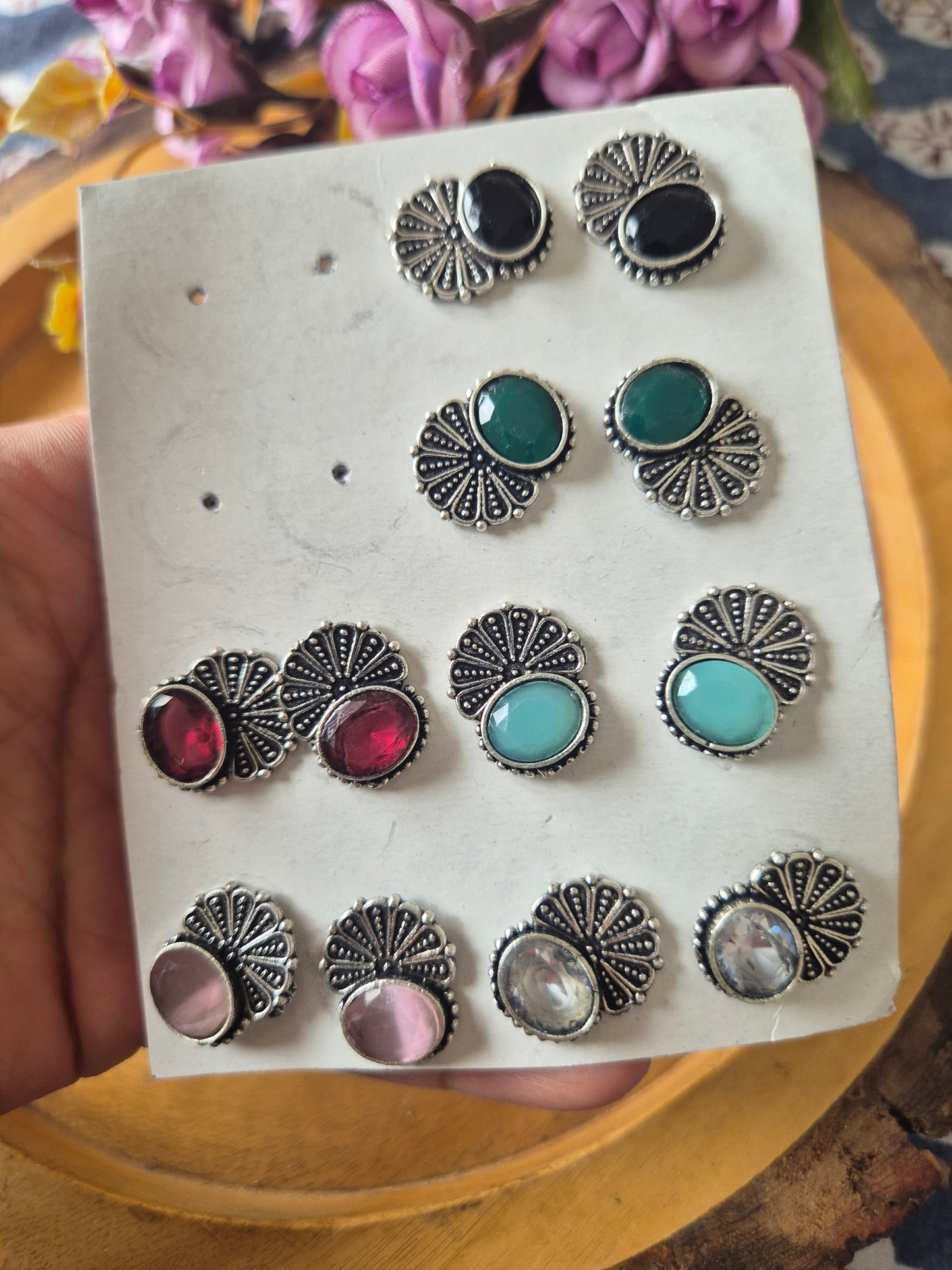 Small stud earings