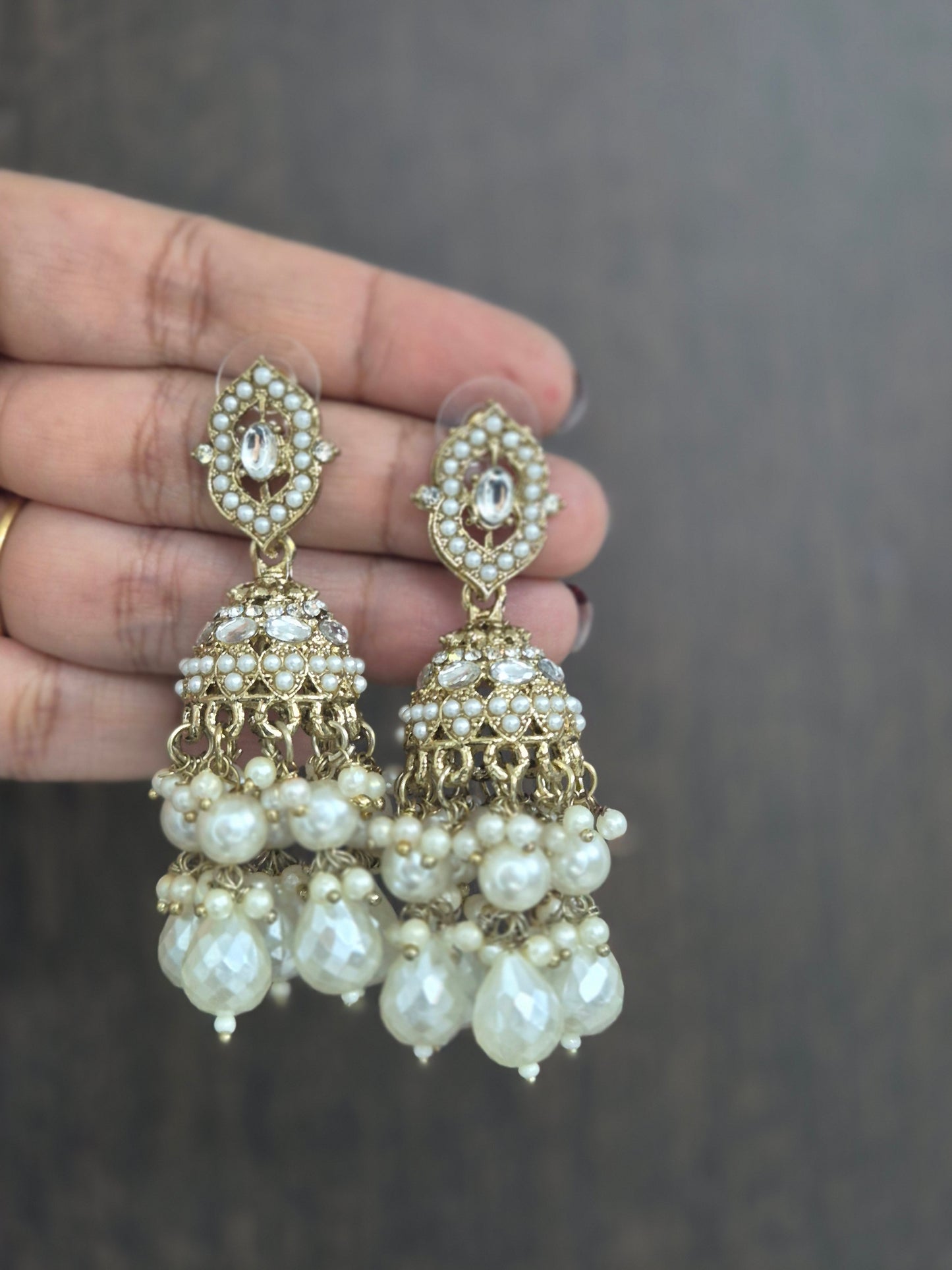Kundan jhumka earings