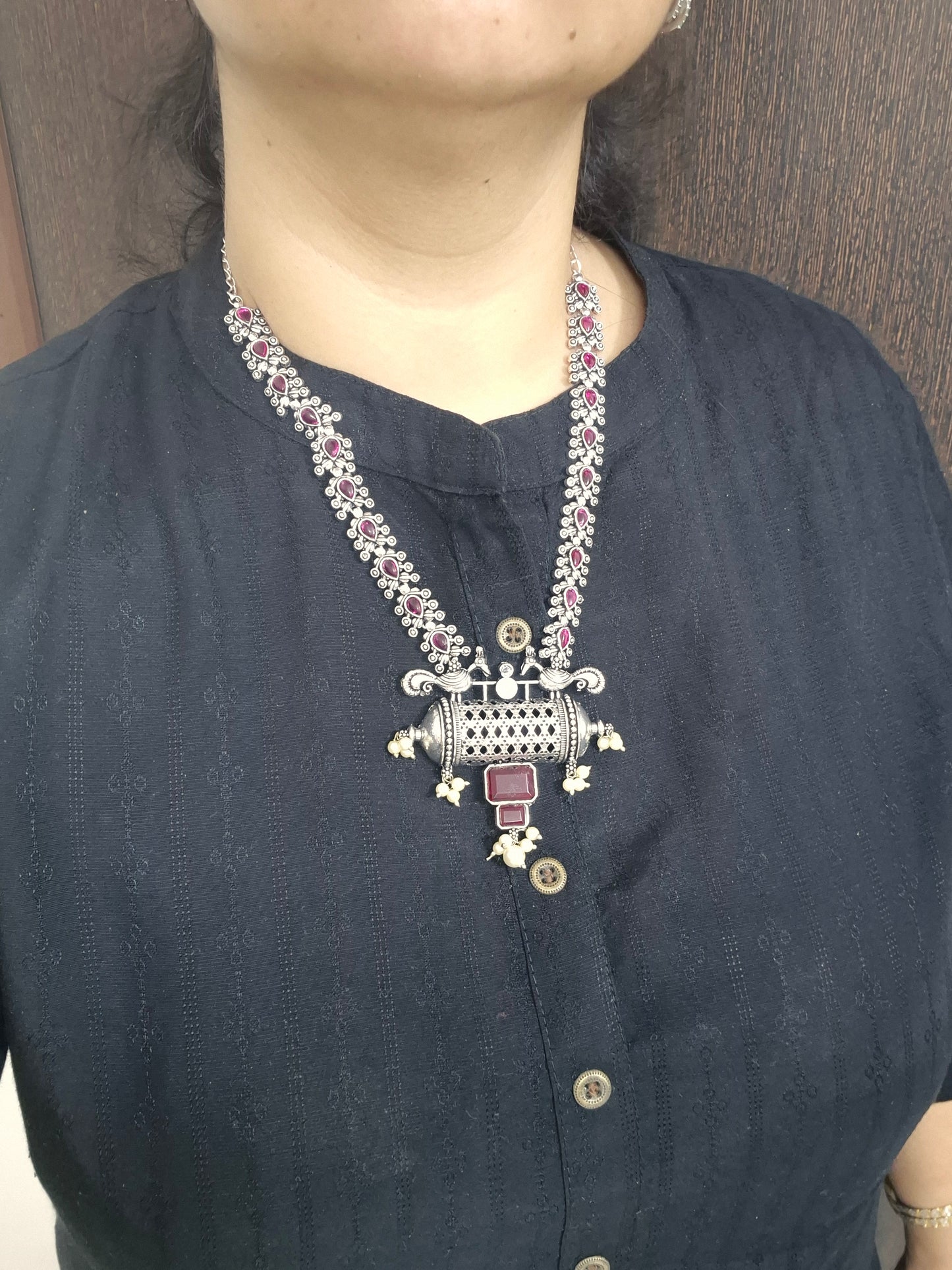 Brass necklace -Dark pink