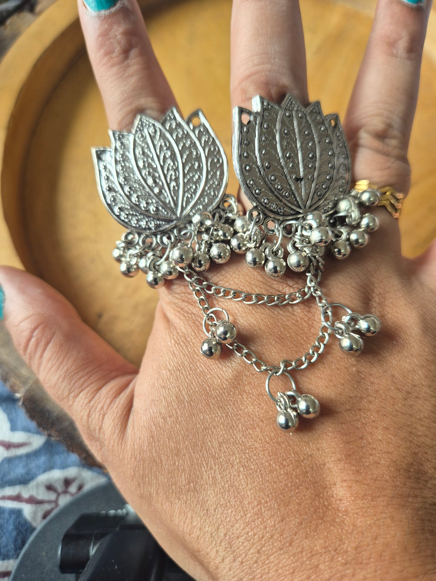 Lotus ring