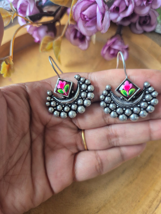 Hooks style earings