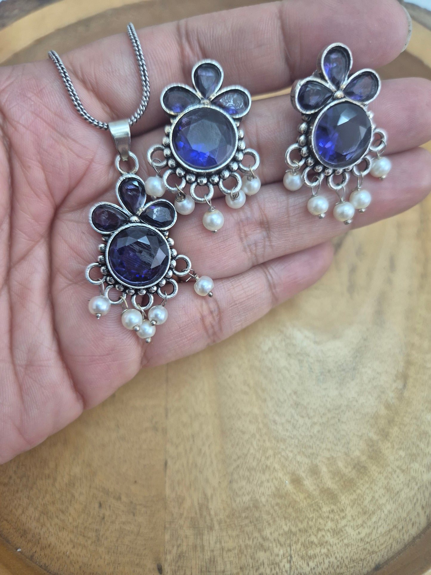 Pendant chain necklace
