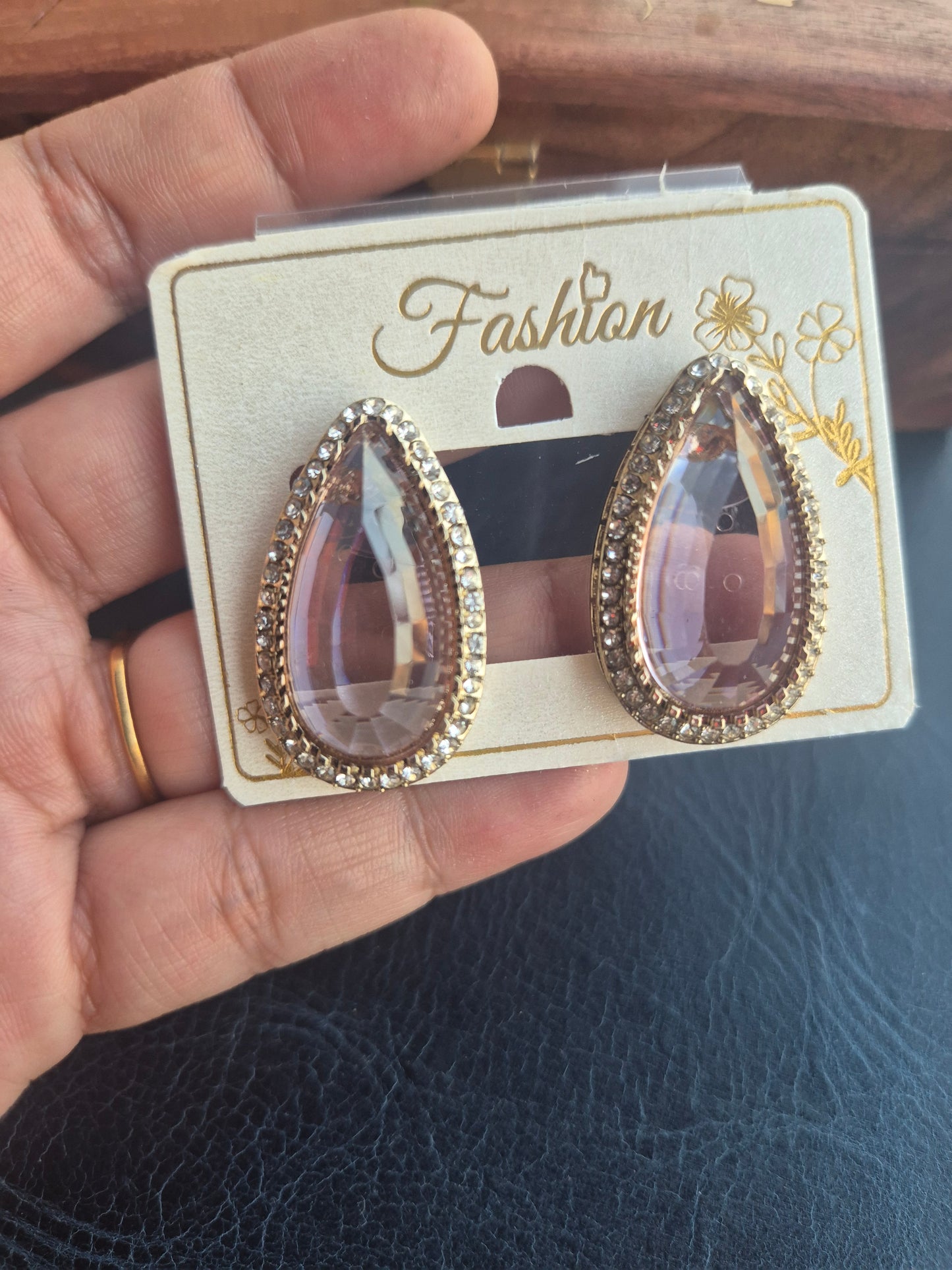 Stud earings