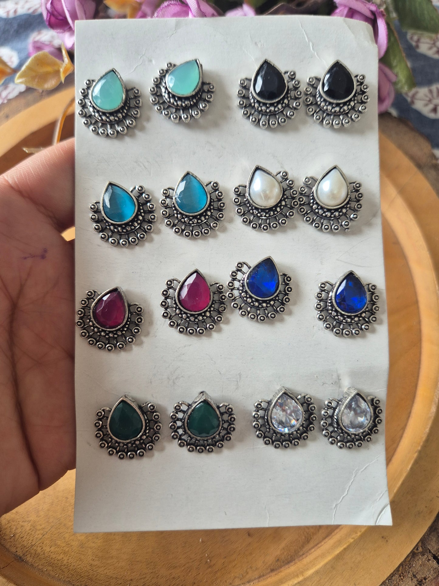 Small stud earings
