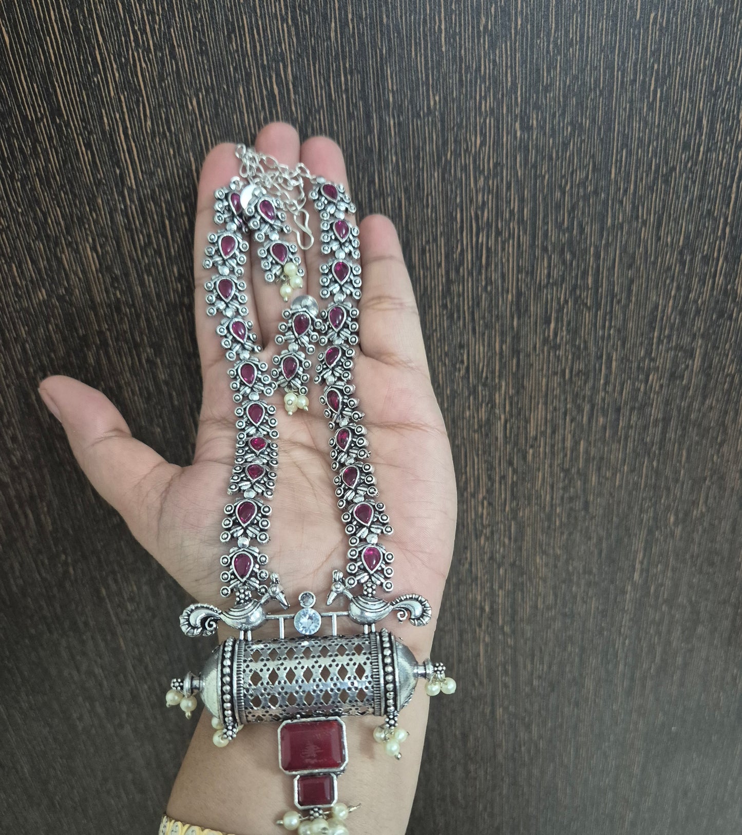 Brass necklace -Dark pink