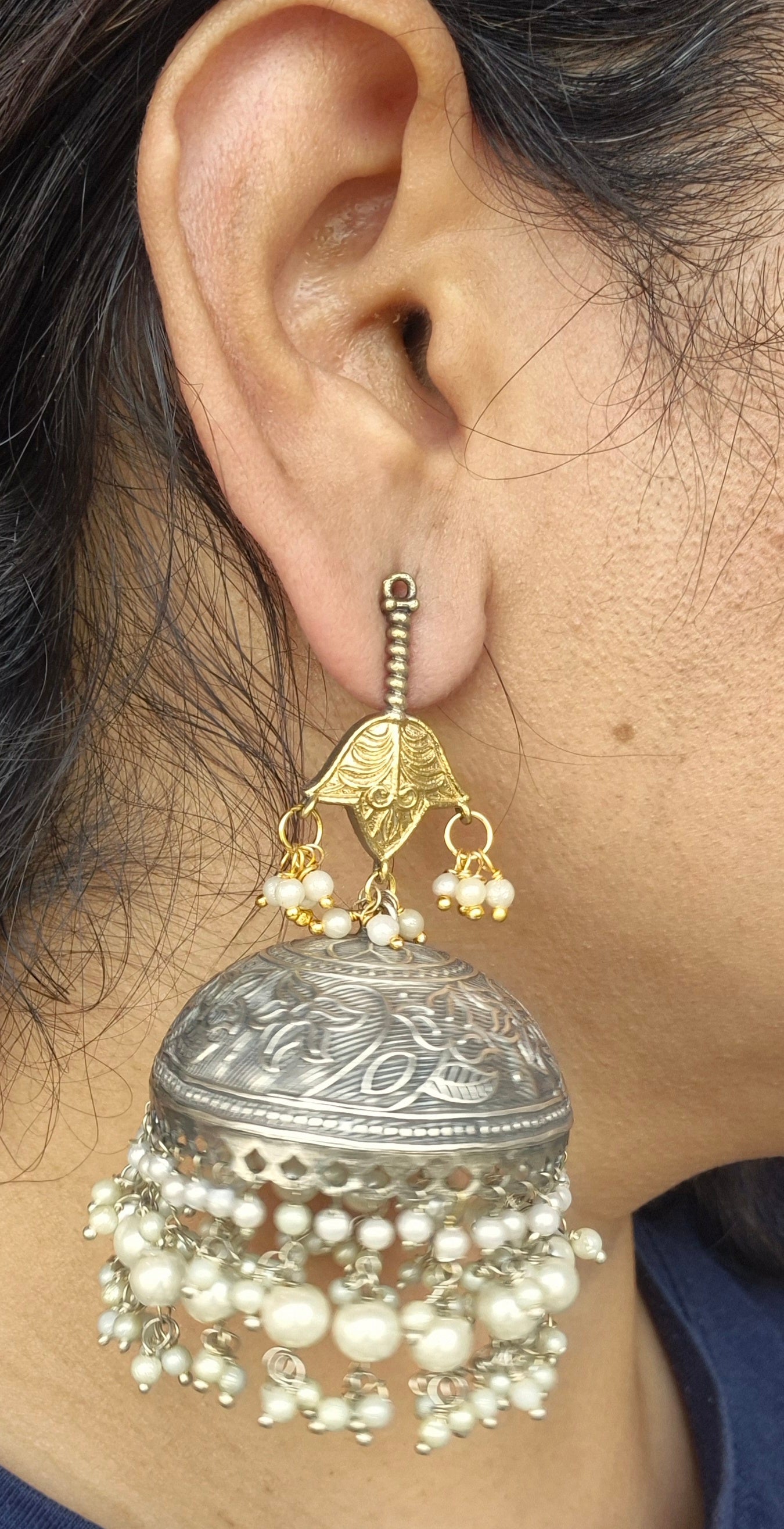 Dual tone jhumka