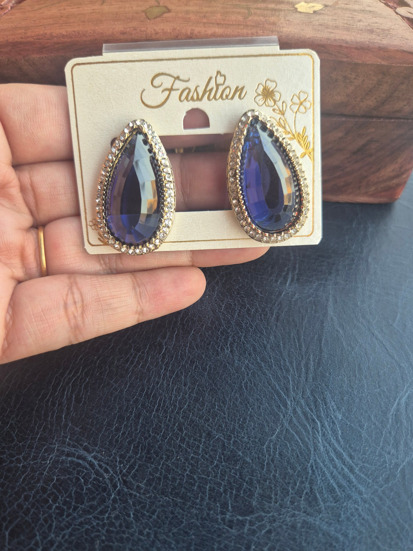 Stud earings
