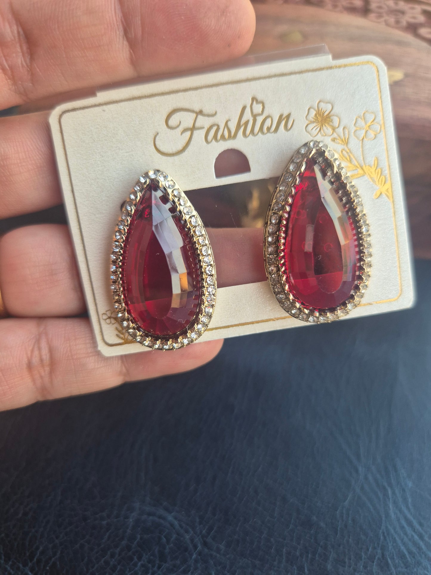 Stud earings