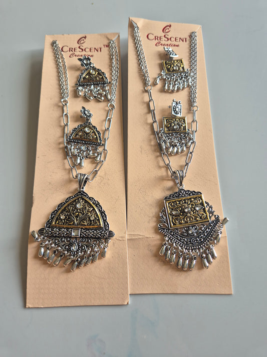 Dual tone necklace