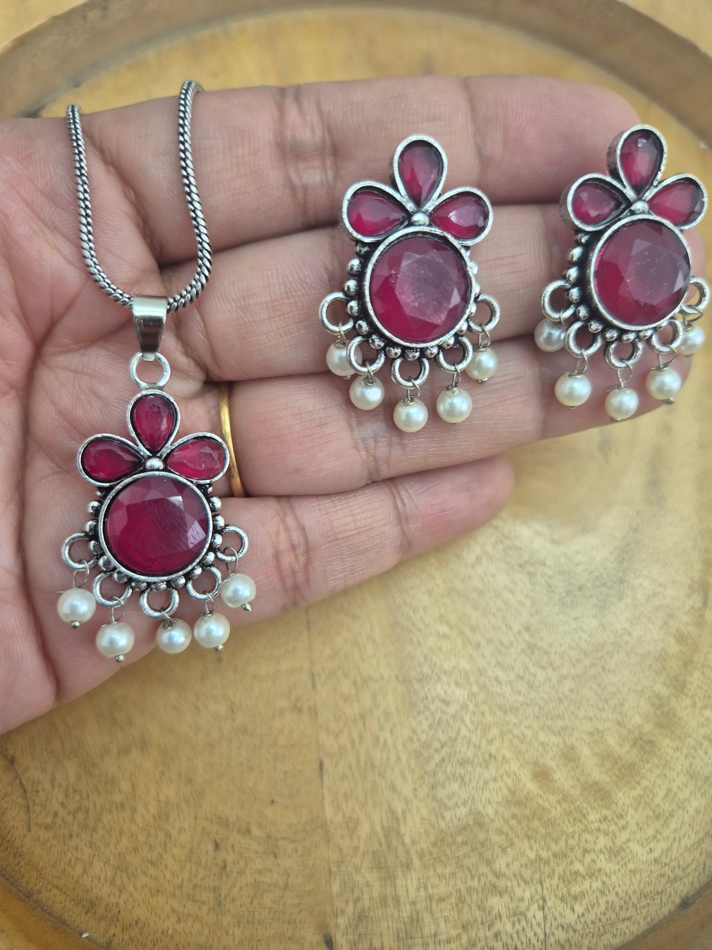 Pendant chain necklace
