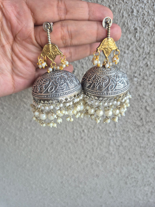 Dual tone jhumka